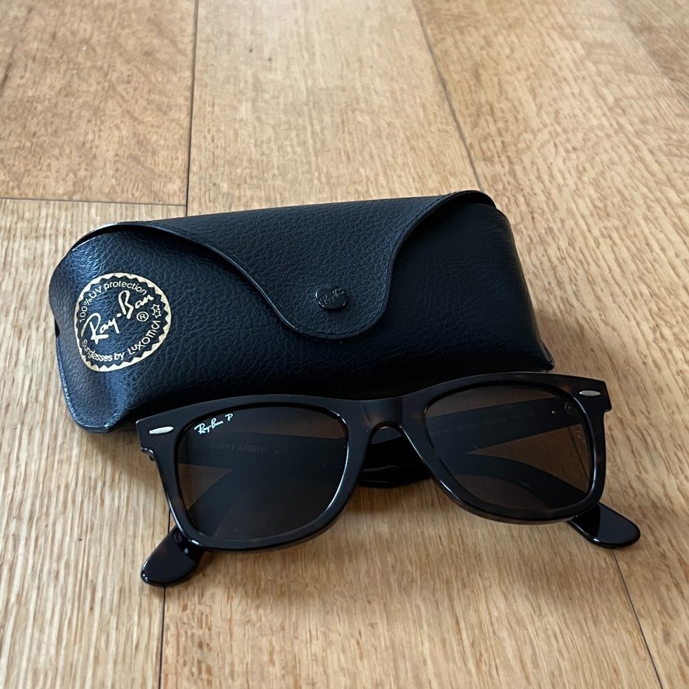 Like New - Classic Tortoise Shell Ray-Ban Wayfarer Polarized Sunglasses